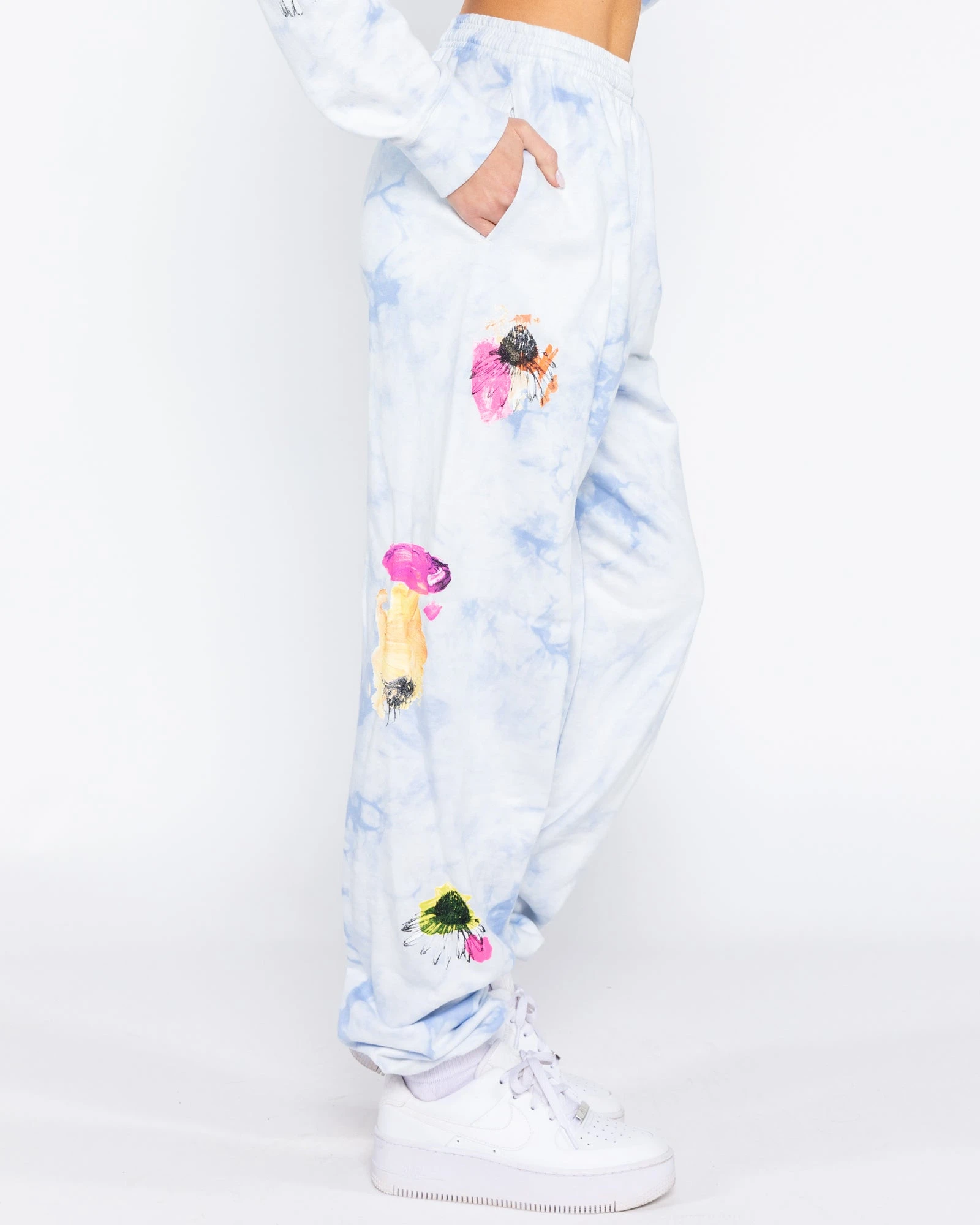 BY SAMII RYAN Flower Bed Tie-Dye Sweatpants 2 BY SAMII RYAN Flower Bed Tie-Dye Sweatpants