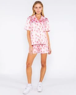 BY SAMII RYAN Painted Strawberries Shorts -BY SAMII RYAN Shop EVY10635 e887ca58 476d 46dd 9451 0eb01c429e2d